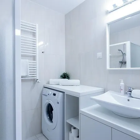 Daire Corvin By Vagabond *