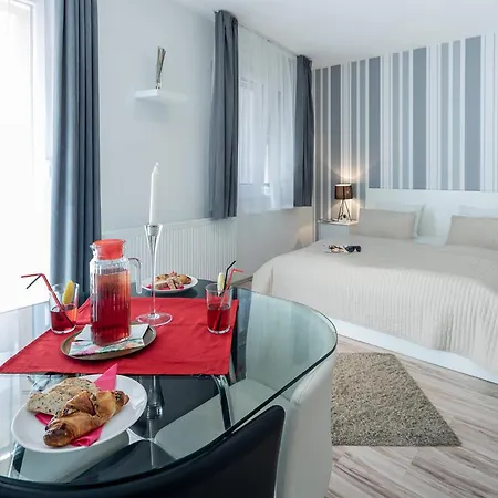 Corvin By Vagabond Daire *