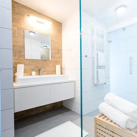 Corvin By Vagabond Apartament *
