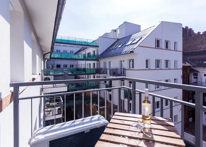 Corvin By Vagabond Apartament *